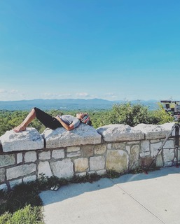 Ariel Tweto feet photo thumbnail