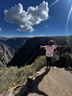 Ariel Tweto feet photo thumbnail