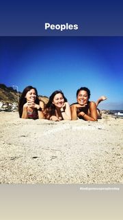 Ariel Tweto feet photo thumbnail