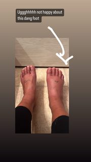 Ariel Tweto feet photo thumbnail