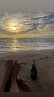 Ariel Tweto feet photo thumbnail
