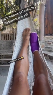 Ariel Tweto feet photo thumbnail