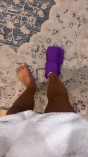 Ariel Tweto feet photo thumbnail
