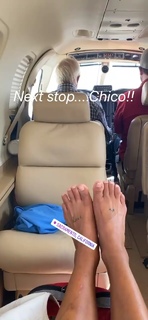 Ariel Tweto feet photo thumbnail