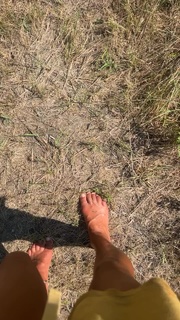 Ariel Tweto feet photo thumbnail