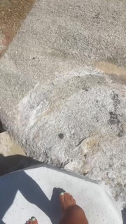 Ariel Tweto feet photo thumbnail
