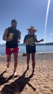 Ariel Tweto feet photo thumbnail