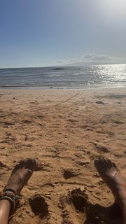 Ariel Tweto feet photo thumbnail