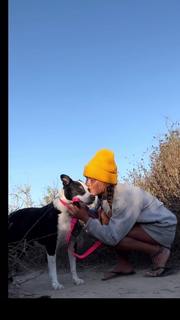 Ariel Tweto feet photo thumbnail