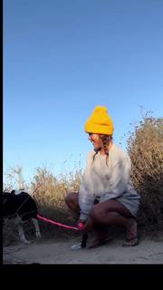 Ariel Tweto feet photo thumbnail