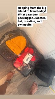 Ariel Tweto feet photo thumbnail