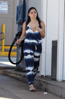 Ariel Winter feet photo thumbnail