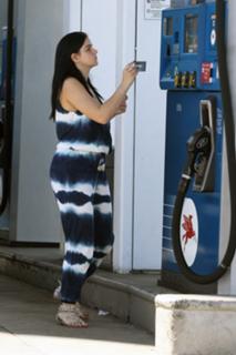 Ariel Winter feet photo thumbnail