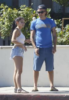Ariel Winter feet photo thumbnail