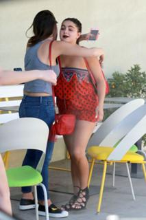 Ariel Winter feet photo thumbnail