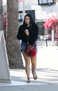 Ariel Winter feet photo thumbnail