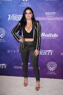 Ariel Winter feet photo thumbnail
