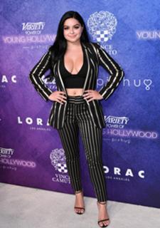 Ariel Winter feet photo thumbnail