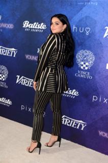 Ariel Winter feet photo thumbnail