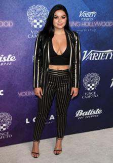 Ariel Winter feet photo thumbnail