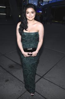 Ariel Winter feet photo thumbnail