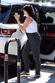 Ariel Winter feet photo thumbnail