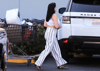 Ariel Winter feet photo thumbnail
