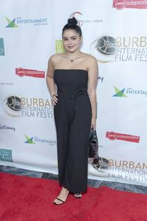 Ariel Winter feet photo thumbnail