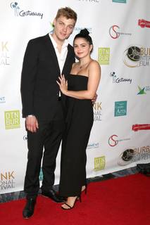 Ariel Winter feet photo thumbnail