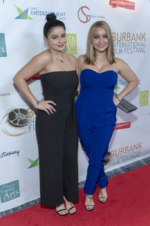 Ariel Winter feet photo thumbnail