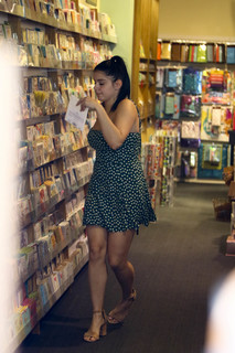 Ariel Winter feet photo thumbnail