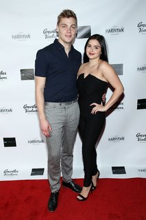 Ariel Winter feet photo thumbnail