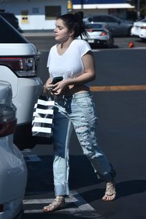 Ariel Winter feet photo thumbnail