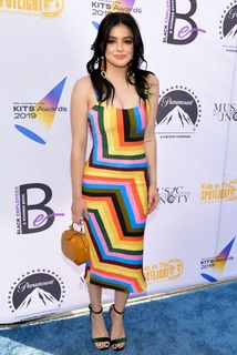 Ariel Winter feet photo thumbnail
