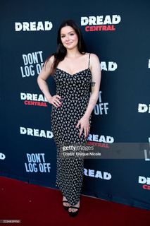 Ariel Winter feet photo thumbnail