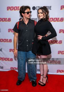 Ariel Winter feet photo thumbnail