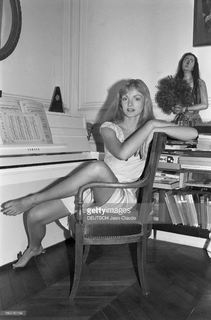 Arielle Dombasle feet photo 4