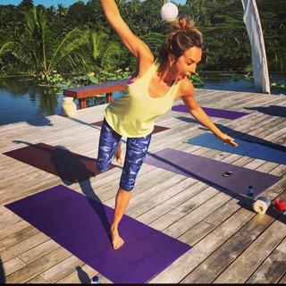 Arielle Kebbel feet photo thumbnail