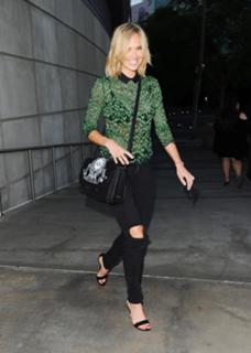 Arielle Kebbel feet photo thumbnail
