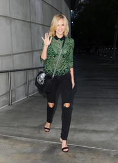 Arielle Kebbel feet photo thumbnail
