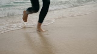 Arielle Kebbel feet photo thumbnail