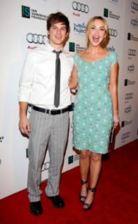 Arielle Kebbel feet photo thumbnail