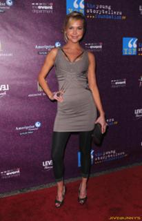 Arielle Kebbel feet photo thumbnail