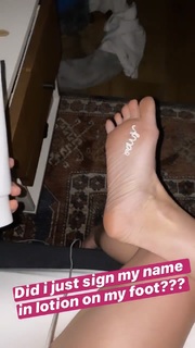 Arielle Vandenberg feet photo 7