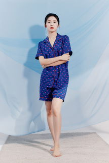 Arin feet photo 3