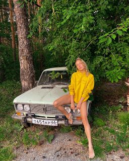 Arina Postnikova feet photo thumbnail