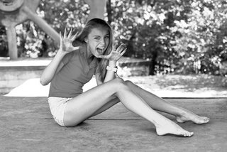 Arina Postnikova feet photo thumbnail