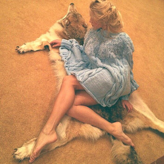 Arina Postnikova feet photo thumbnail