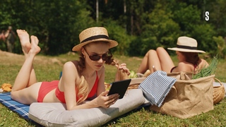 Arina Postnikova feet photo thumbnail