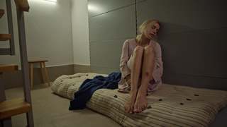 Arina Postnikova feet photo thumbnail